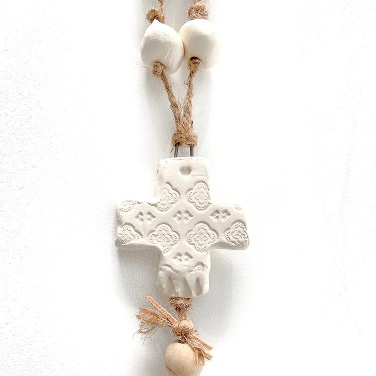 estilo-ceramic-cross-white-caroline-c.jpg