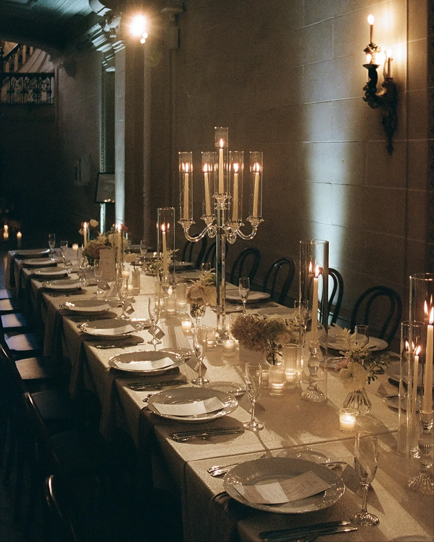 Postcards from Chicago 💌

Film &amp; digital details from the dreamiest of receptions. 
Venue: @thearmourhousemansion 
Planner: @morganliddellevents 
Photo: @rp.co_photo 
Video: @87andsmith 
Content: @socialbridescollective 
Florist: @atmosphericflo