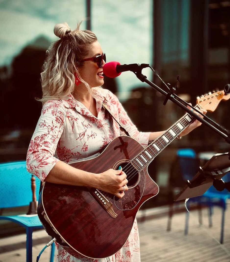 Galley kitchen & bar