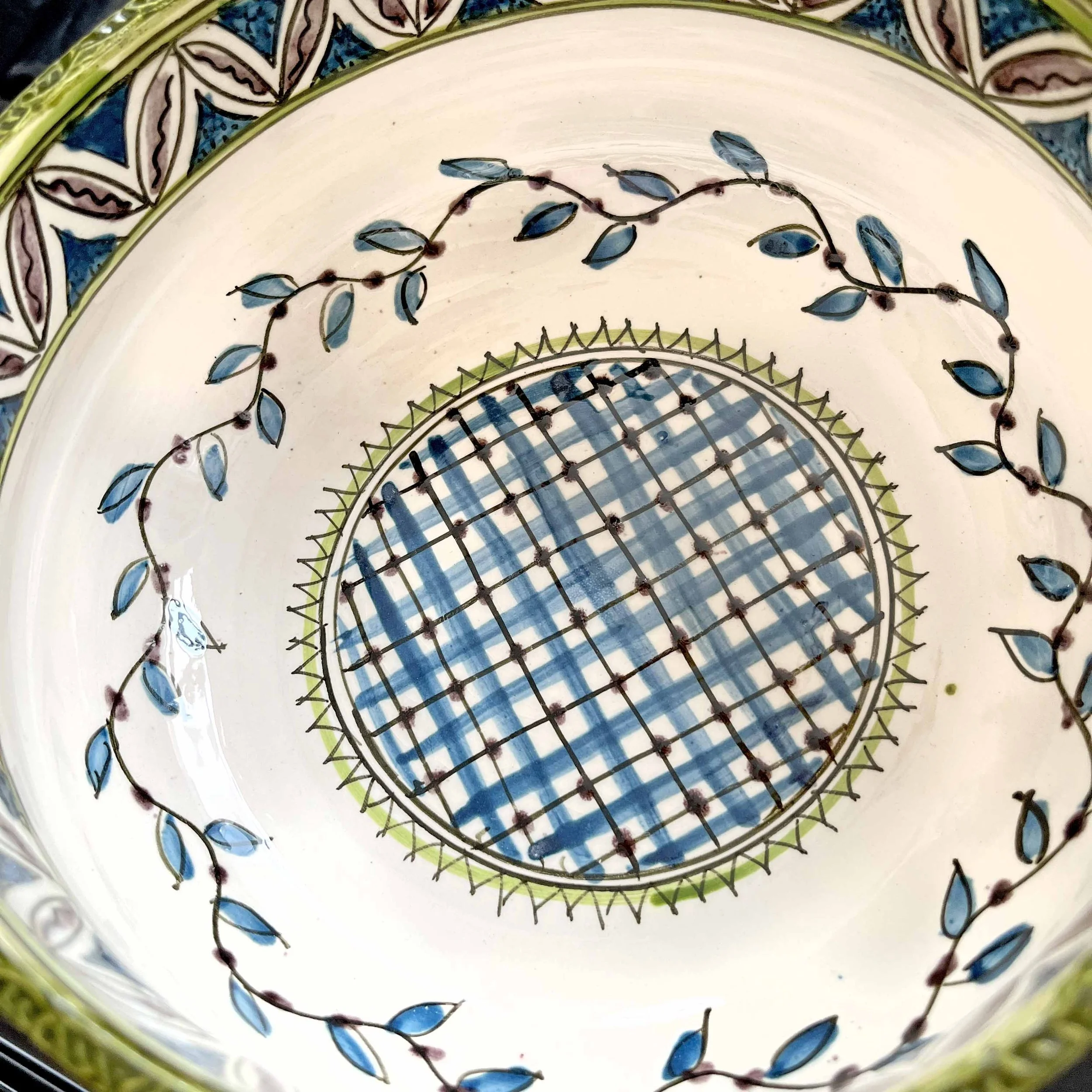 rauf-sadi-standing-bowl-detail2.jpg
