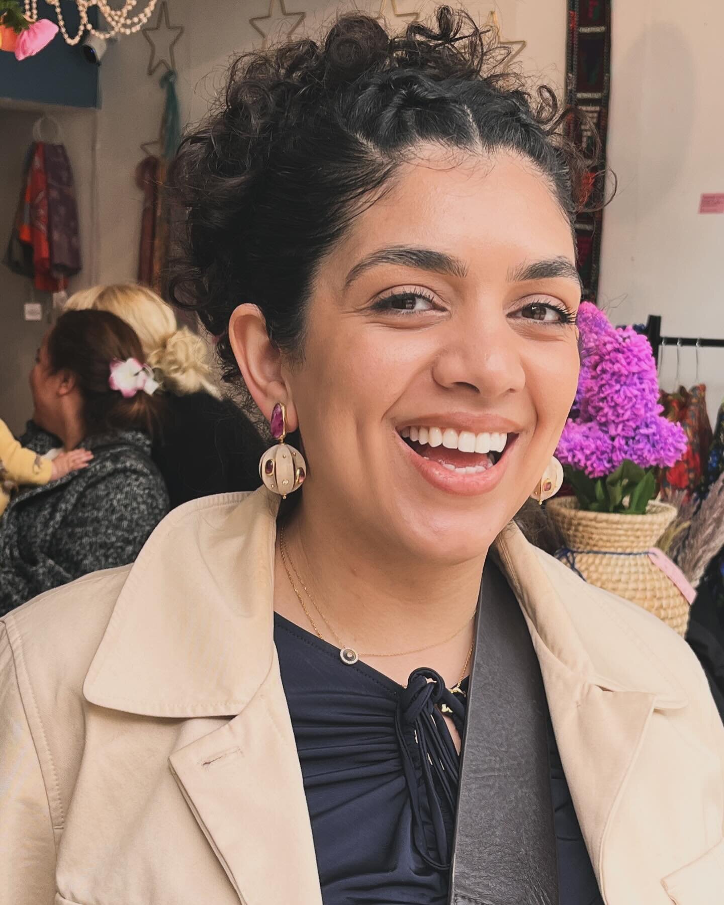 An Omani pomegranate queen rocking her favourite AKASYA earrings 💗 If you don&rsquo;t already know @dinewithdina she is not one to be missed 🏃 She cooks mouth watering dishes and is serious about representing her culture authentically 🙌 Oh and I p