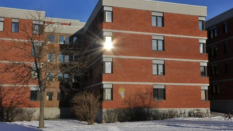 Kraftig hyreshöjning väntas för studenter i Stockholm – "Väldigt oroade"