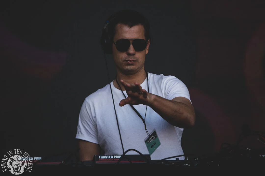 SNEAKY SOUNDSYSTEM-27.jpg