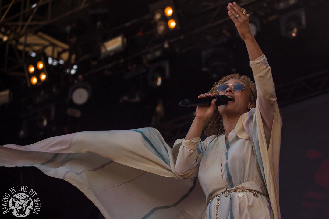 SNEAKY SOUNDSYSTEM-33.jpg