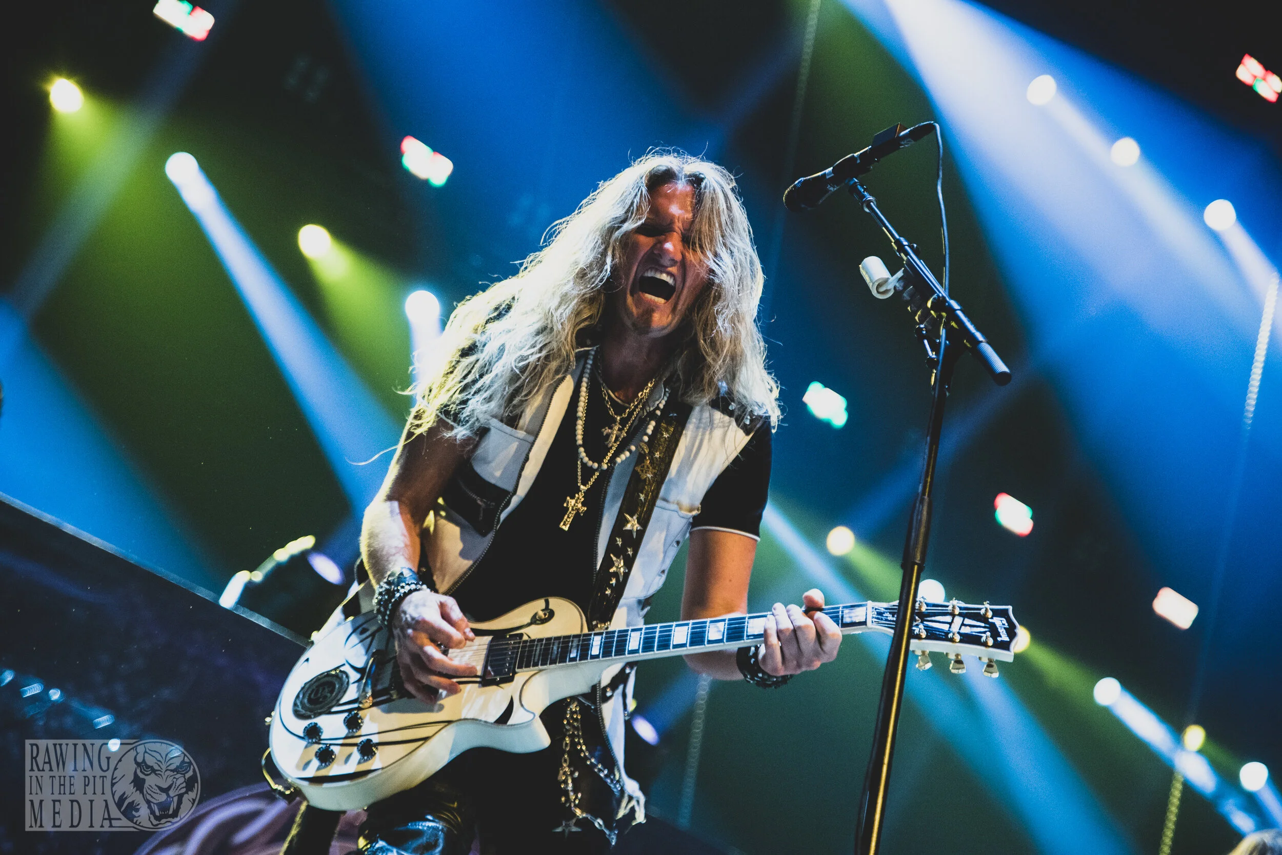 Whitesnake (44 of 92).jpg