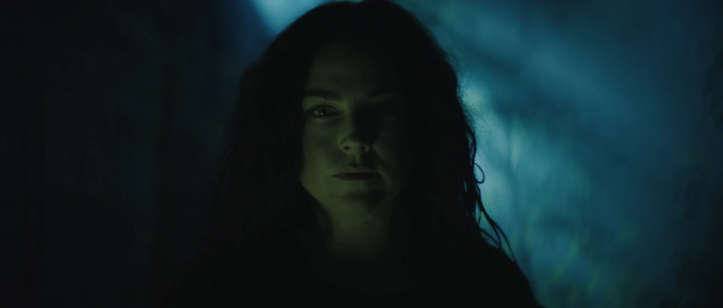 Legendary female fronted rock band Evanescence have recently released a music video for their empowering brand new track “Use My Voice”. This track is their 3rd release following “Wasted On You” and “The Game Is Over”, which are giving us a sweet ta…