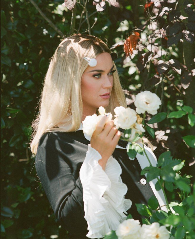 KATY PERRY - NEW ALBUM 'SMILE' OUT TODAY2.jpg