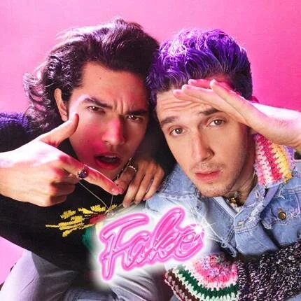 LAUV &amp; CONAN GRAY TEAM UP ON NEW SINGLE 'FAKE' + VIDEO OUT NOW