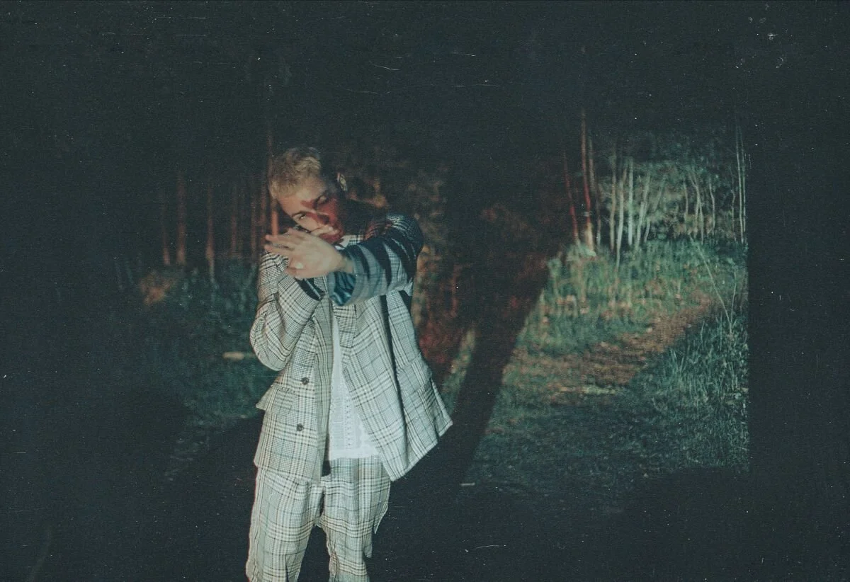 Photo credit: Olof Grind"Honing in on emo trap...and painting some very dark stories. Totally and utterly addictive." - Jack Saunders (BBC Radio 1)  "This Swedish artist is attempting to change the face of alternative music.” - Rock Sound