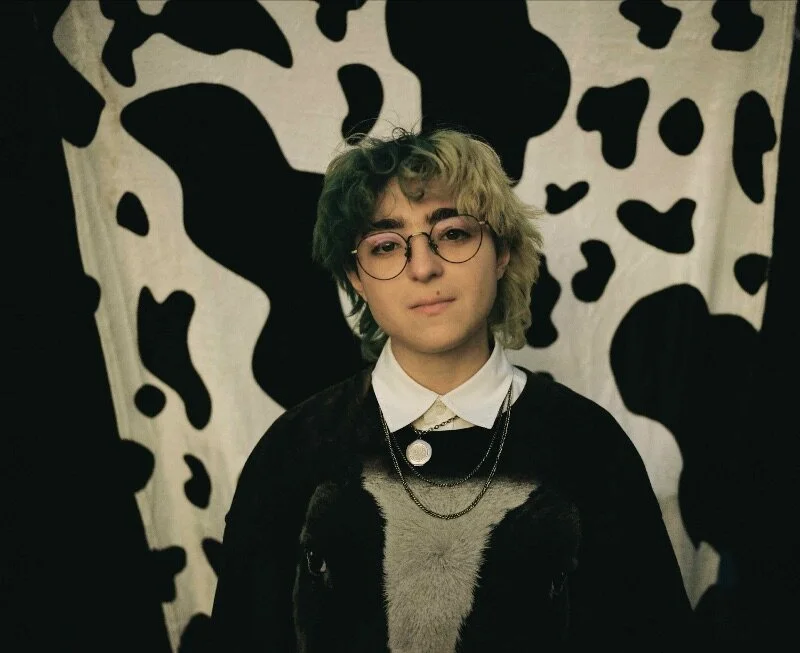 Photo Credit: Angela Ricciardi"Claud has been dropping bedroom pop purity for a few years, but this new single’s going straight to the pool room.”&nbsp; - MONSTER CHILDREN&nbsp;  "Building a cult following of young fans who relate to the honest and …