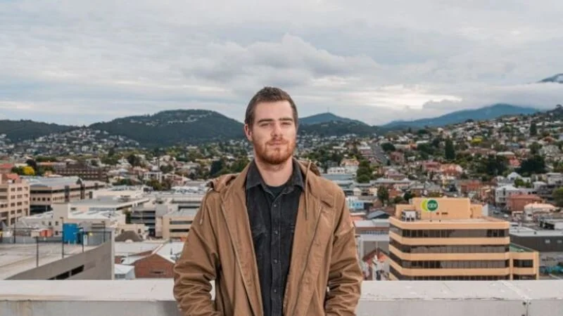 Zac Henderson announces new LP Lay The Stones with the release of lead single ‘Drawing Blood'