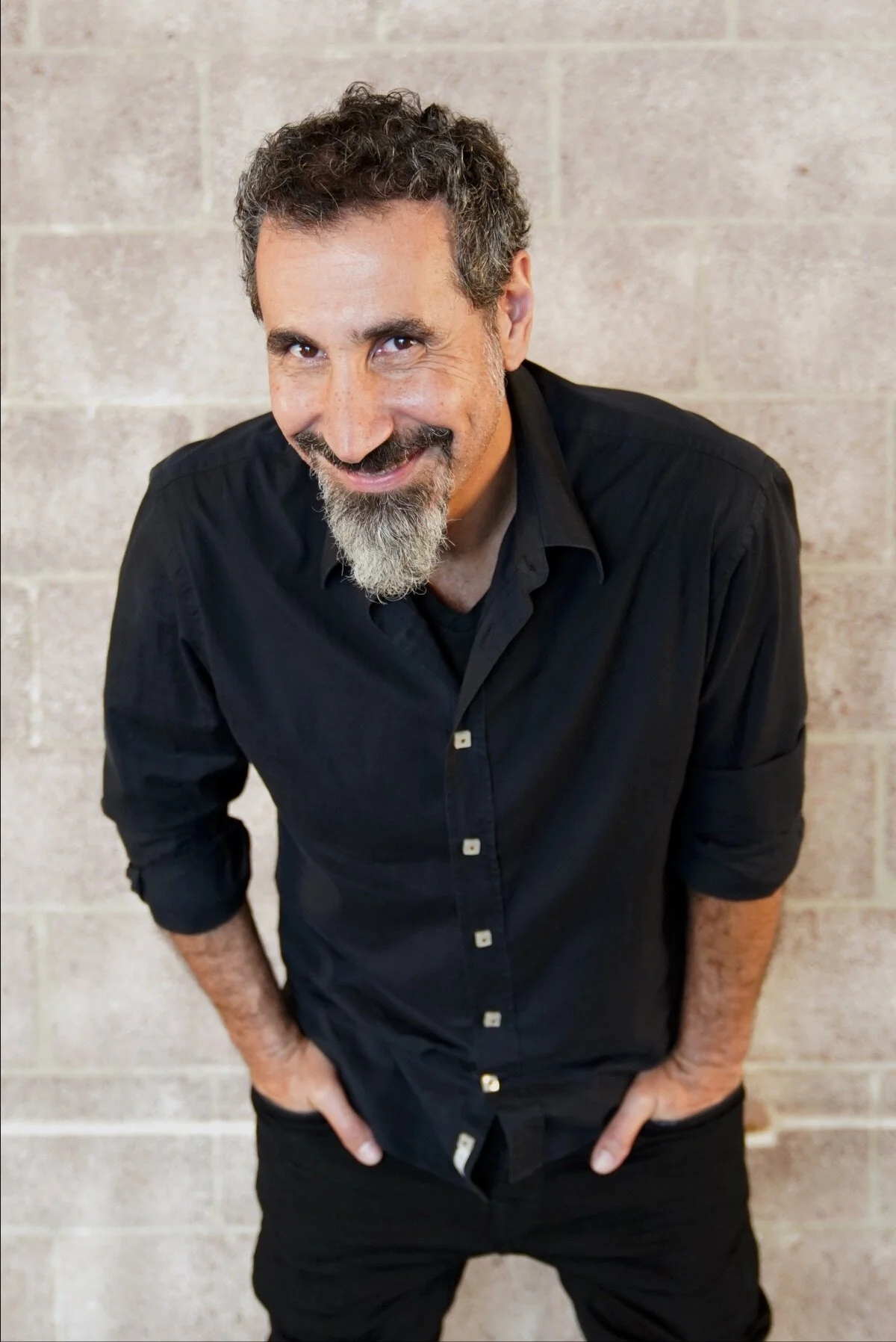 Photo credit: George Tonikian  Serj Tankian’s eagerly-awaited Elasticity EP arrives on March 19 via Alchemy Recordings/BMG.   A preview of the five-song release comes via the Vlad Kaptur-directed video for the EP’s title track, “Elasticity”