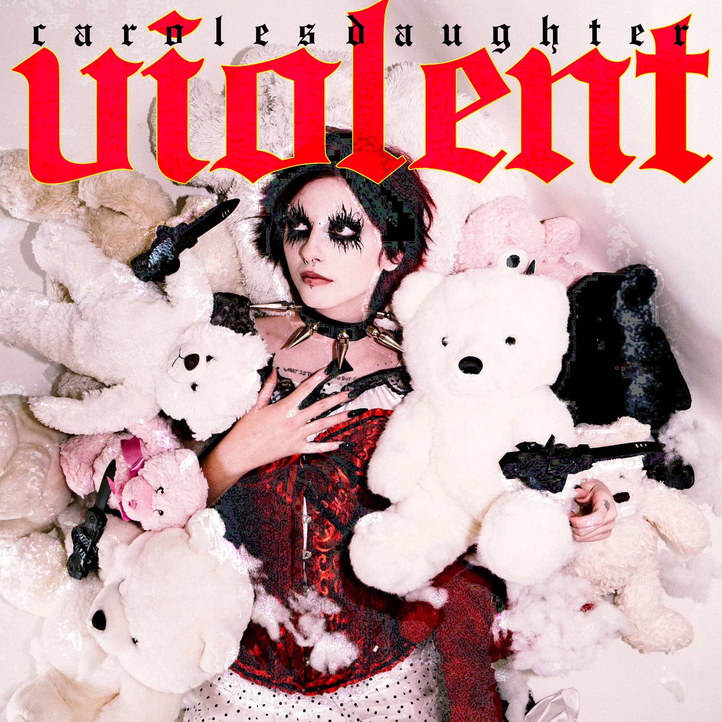 carolesdaughter (born Thea Taylor)'s single 'Violent' has been making waves globally.