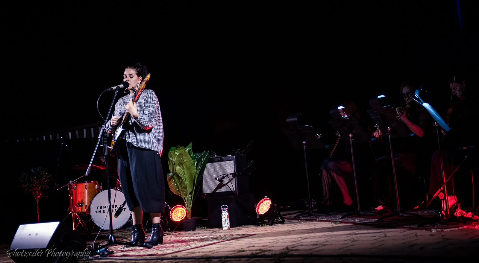 Tanaya with band - colour.jpg