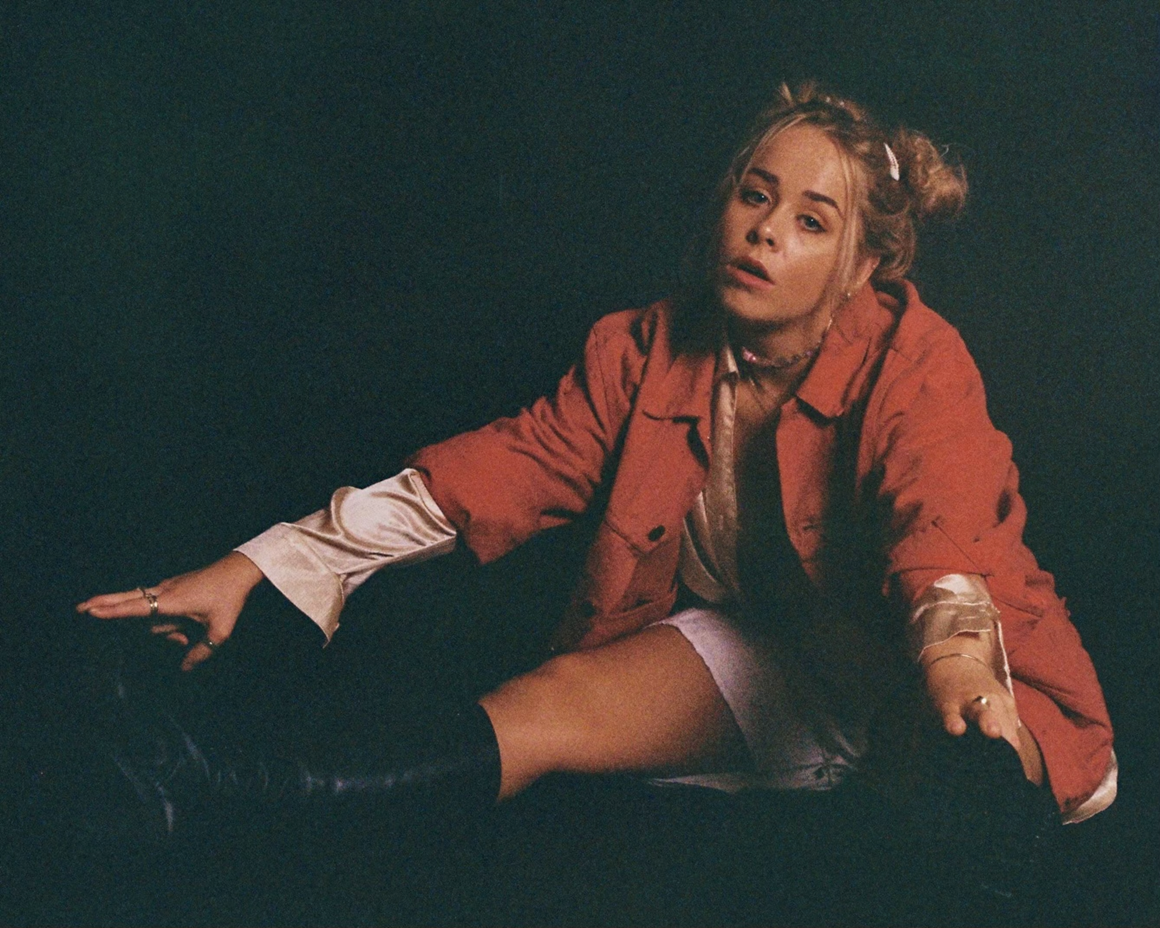 SUPPORT FOR 'I C UR LIPS'"It’s a tantalising mix of ice and fire. The bass lines add mood, and guitars rip with emotion." The AU Review (AUS)