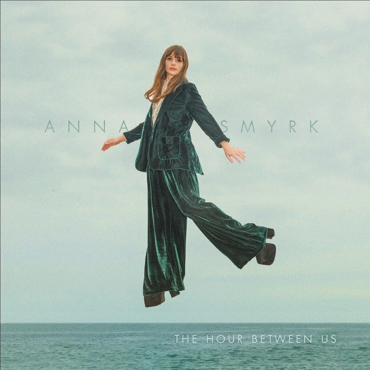 Anna Smyrk reveals captivating live video for latest single ‘The Excavator’