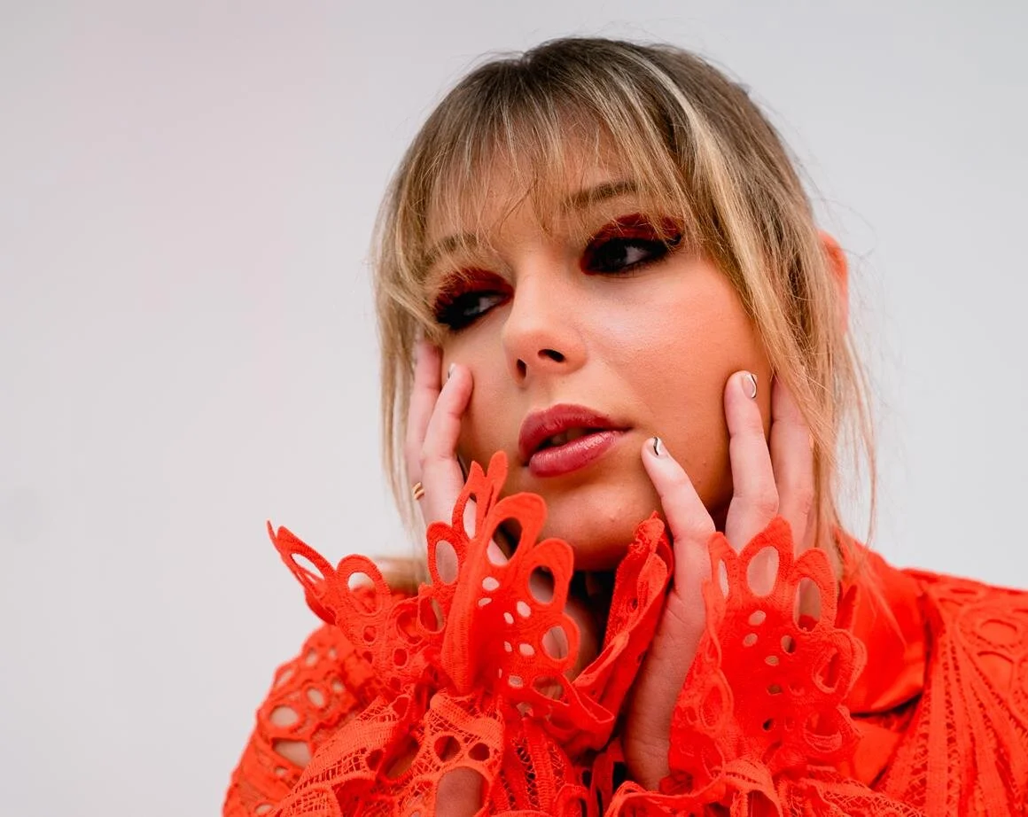 SUPPORT FOR 'PARASITE'"Featuring gorgeously textured acoustic guitar and groove-laden bass throughout, it is Paulina’s wonderfully blooming and evocative vocal vibrato that gives life to Parasite from the get-go. With a soulful and mature vocal style that belies her 17 years." Backseat Mafia (AUS)