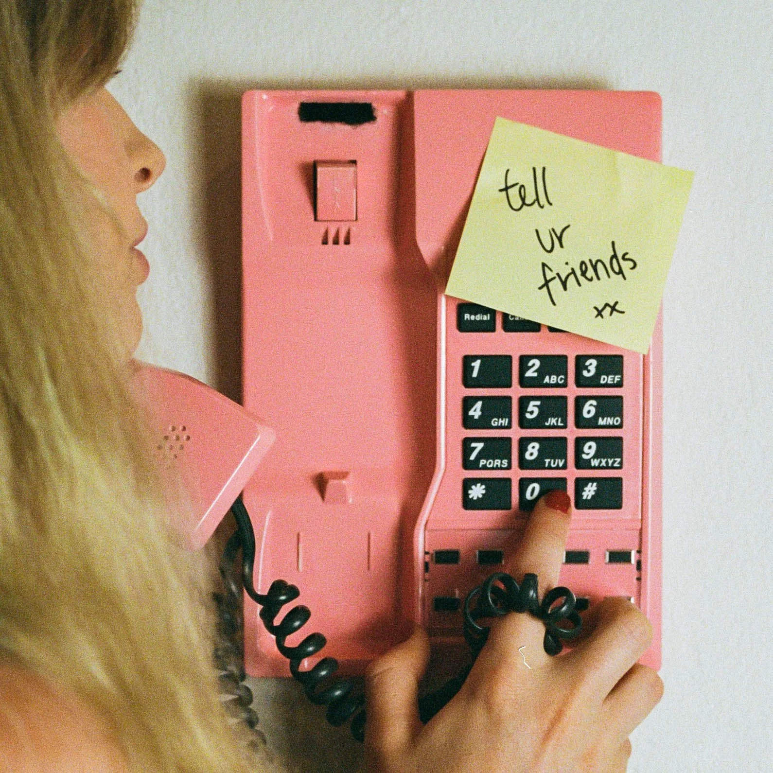 West Coast favourites DULCIE return with new single ‘tell ur friends’