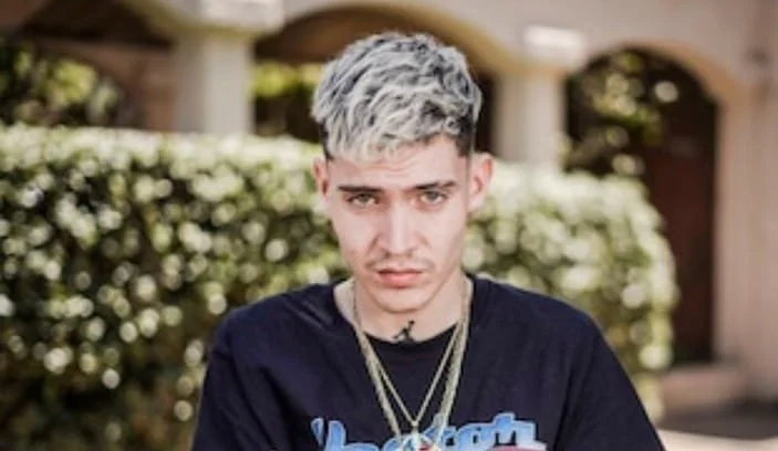 Song Review - Marcianeke - Que Pasa