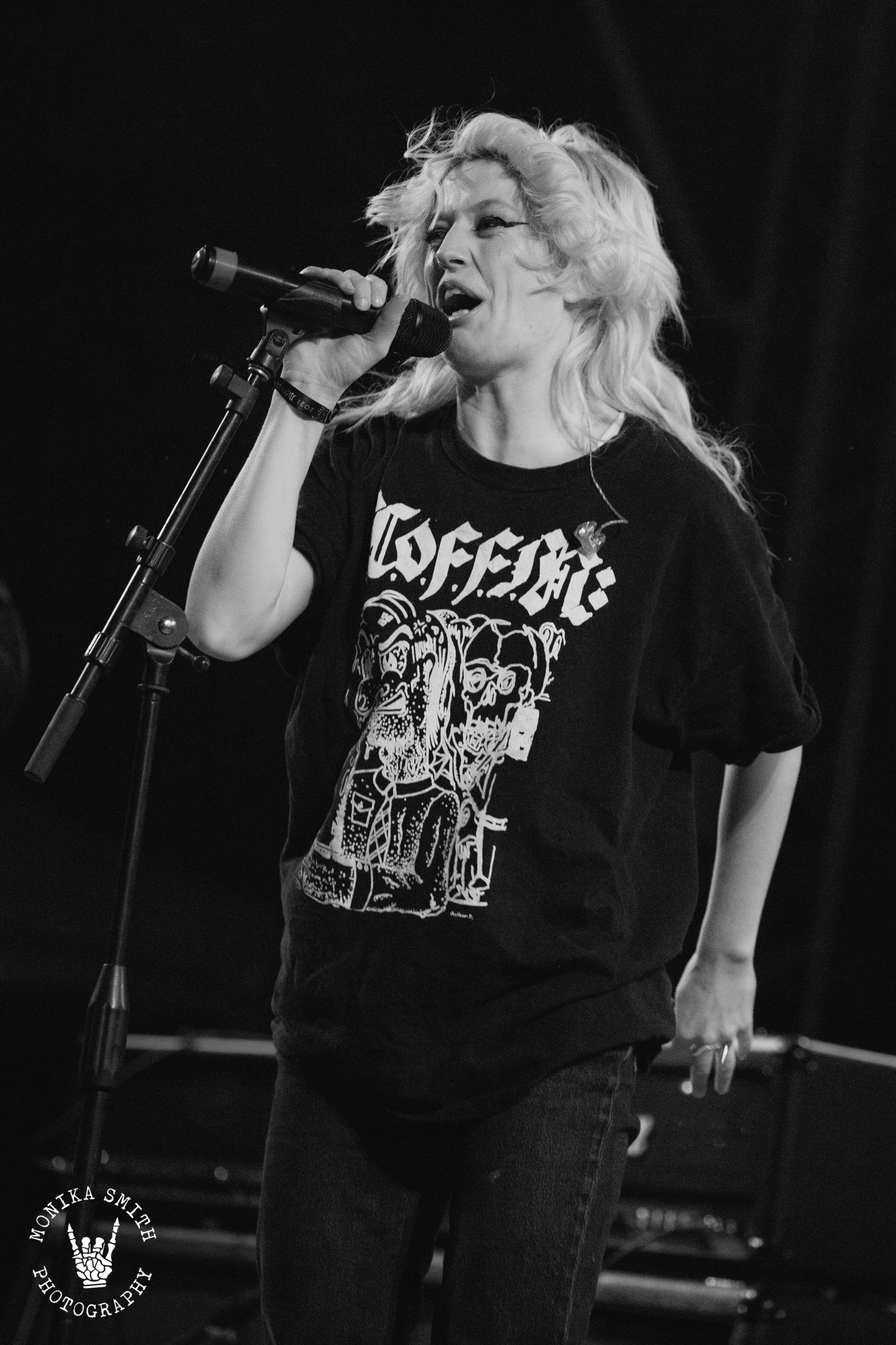 amyl and the sniffers (12 of 70).jpg