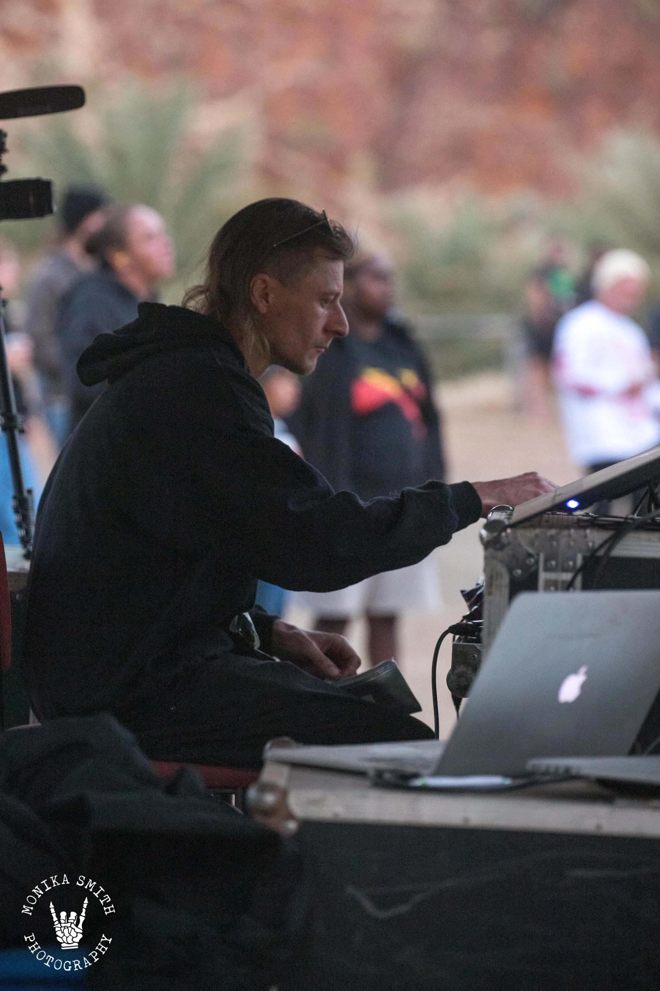 BLACKEN OPEN AIR FACES IN THE CROWD (1 of 24).jpg