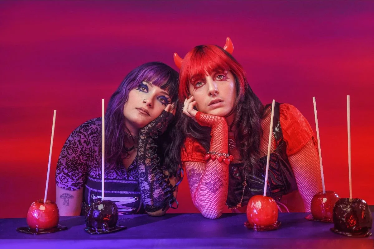 Teenage Joans Announce Debut Album 'The Rot That Grows Inside My Chest' &amp; Share Glossy New Single 'Candy Apple'.