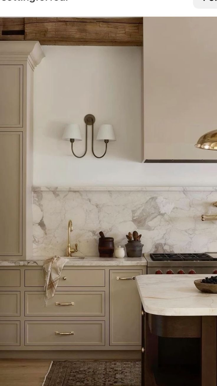 MoVancouver Island coastal kitchen with durable finishes and bright natural light.