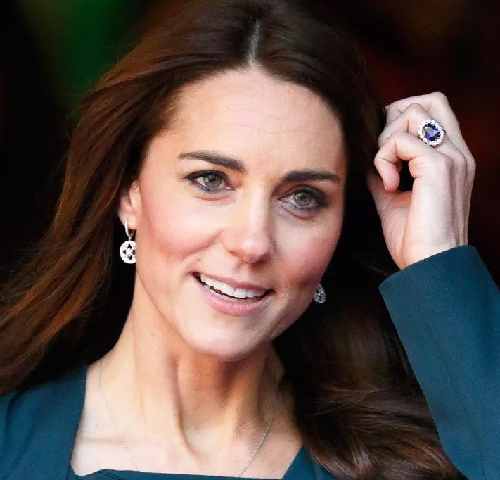 Kate Middleton sapphire engagement ring