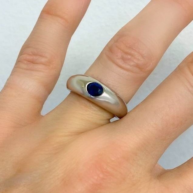 Sapphire gipsy ring