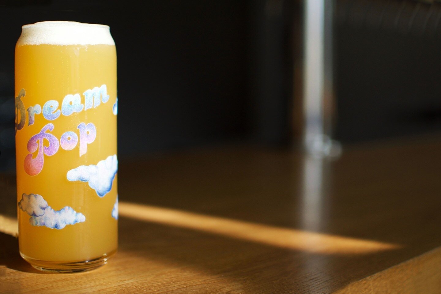 Fresh Dream Pop on tap! Come and get it - this hazy, soft oat pale ale has made a name for itself around Somerville, and we're just as excited as you are!⠀
On draft and crowlers to go.