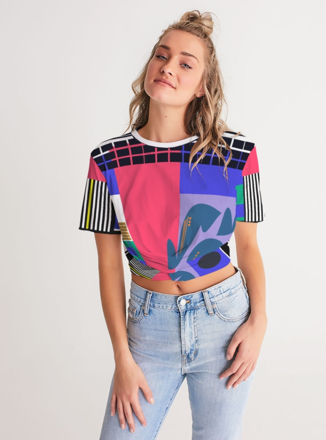 Deco Collection | Women's Twist-Front Cropped Tee