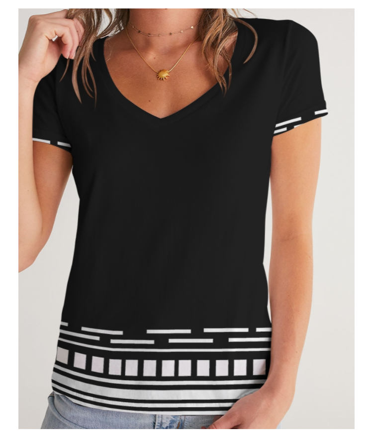 The Black  And White Collection Amelia Women's Tee