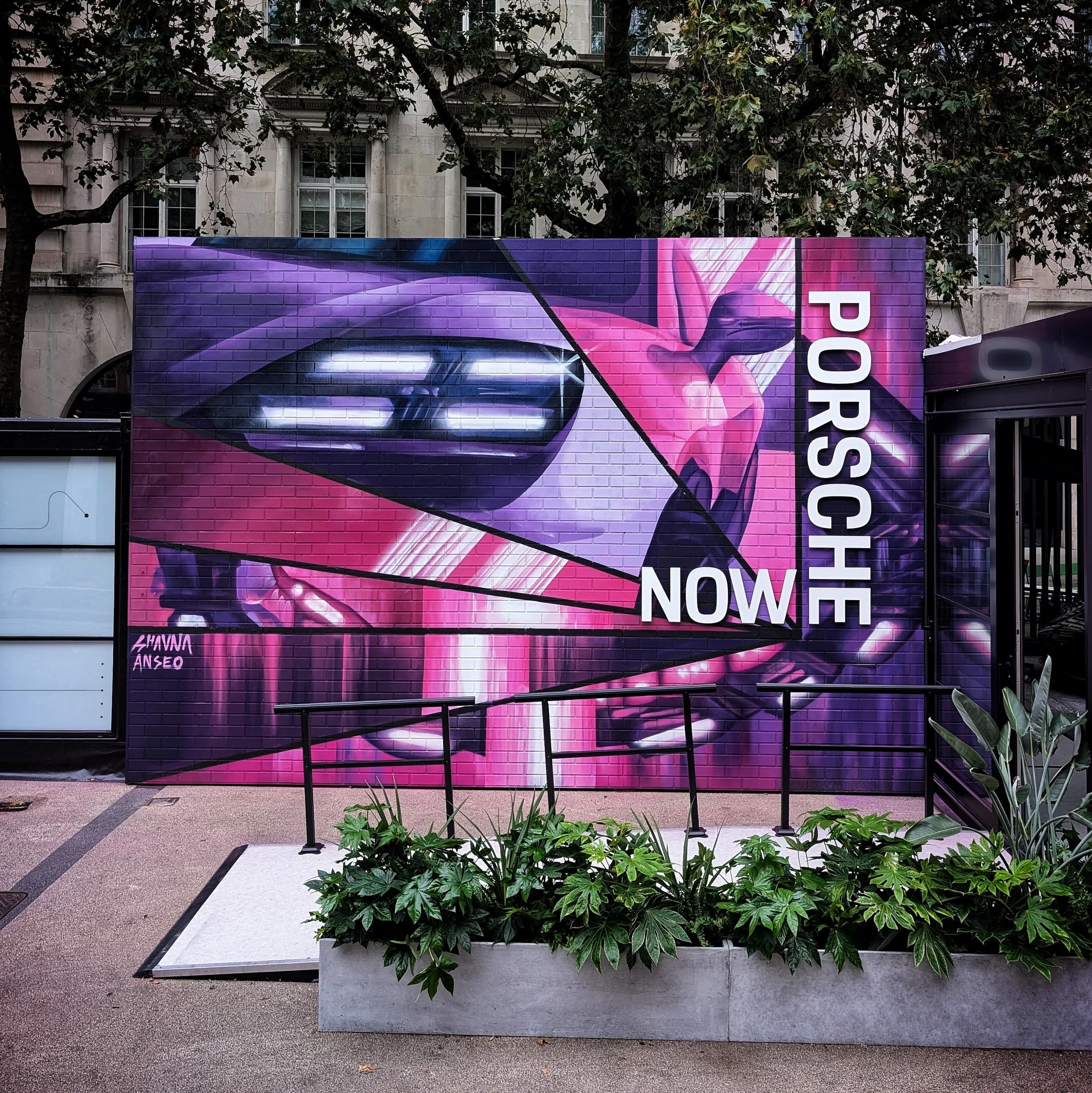 Porsche Now on the Strand