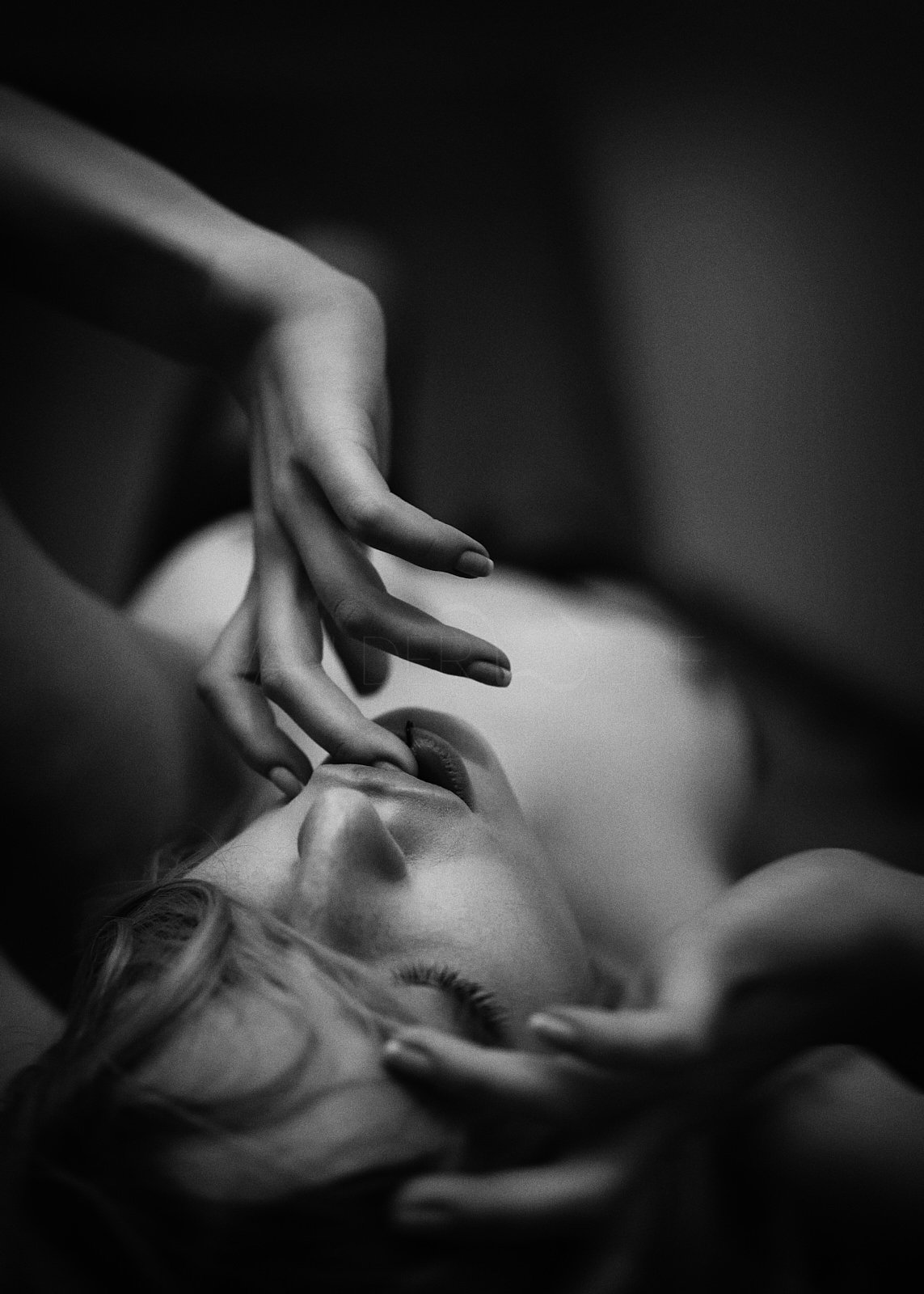 Sensual_SaschavanderWerf_163.jpg