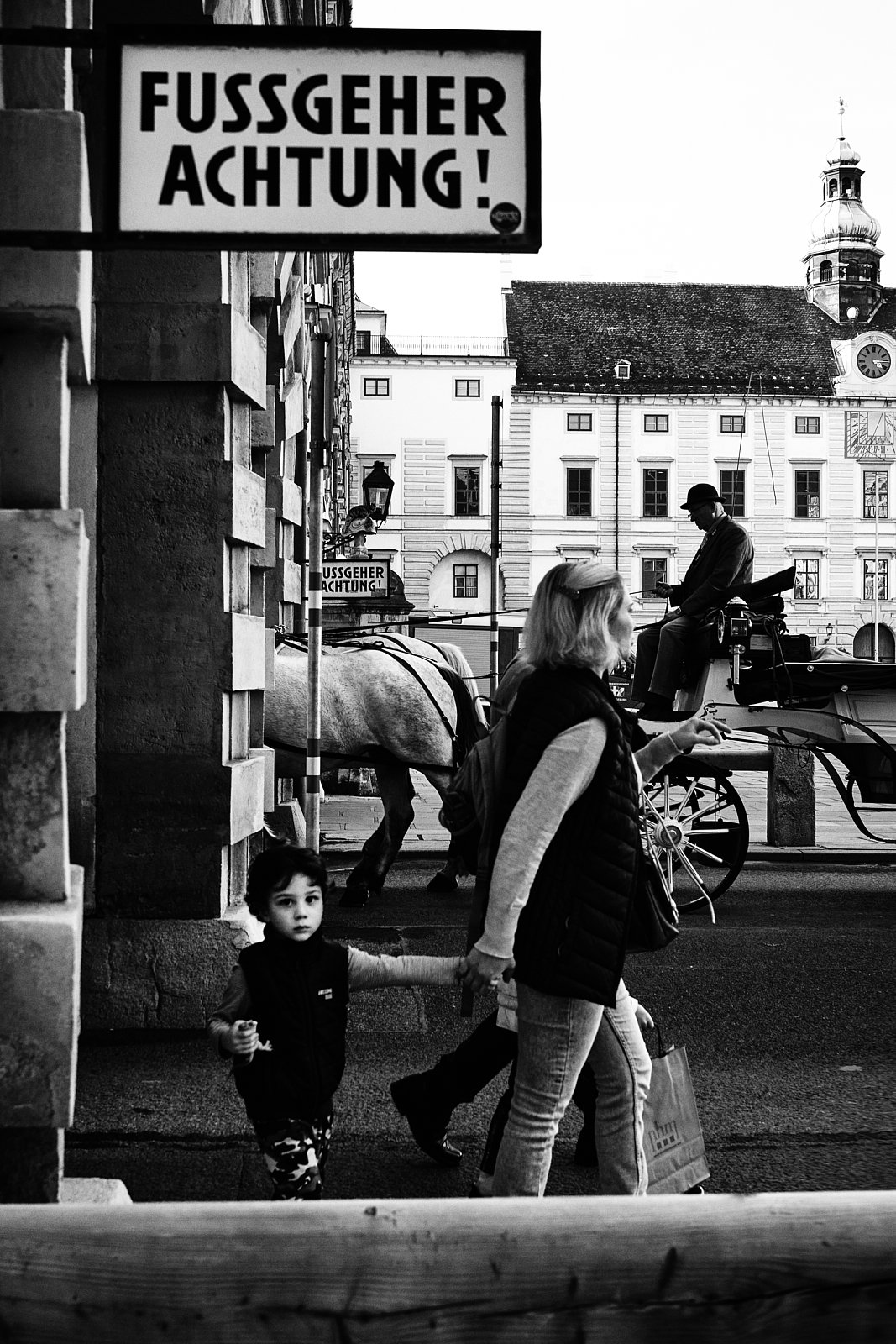 Streetphotography_Vienna_SaschavanderWerf_2210_07.jpg