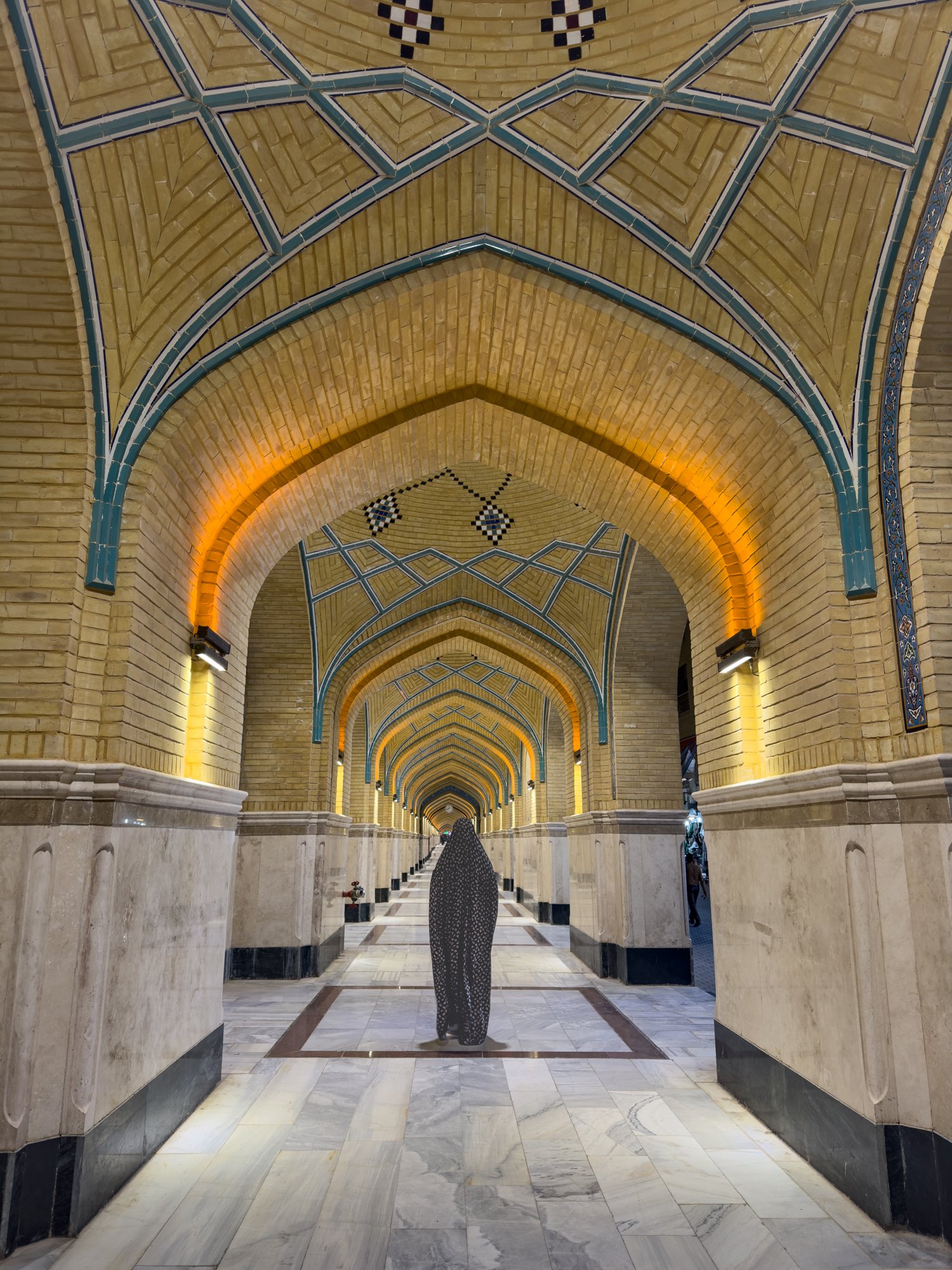The arcade surrounding the Al-Ra's Mosque leading to the Imām 'Alī Shrine, Najaf.