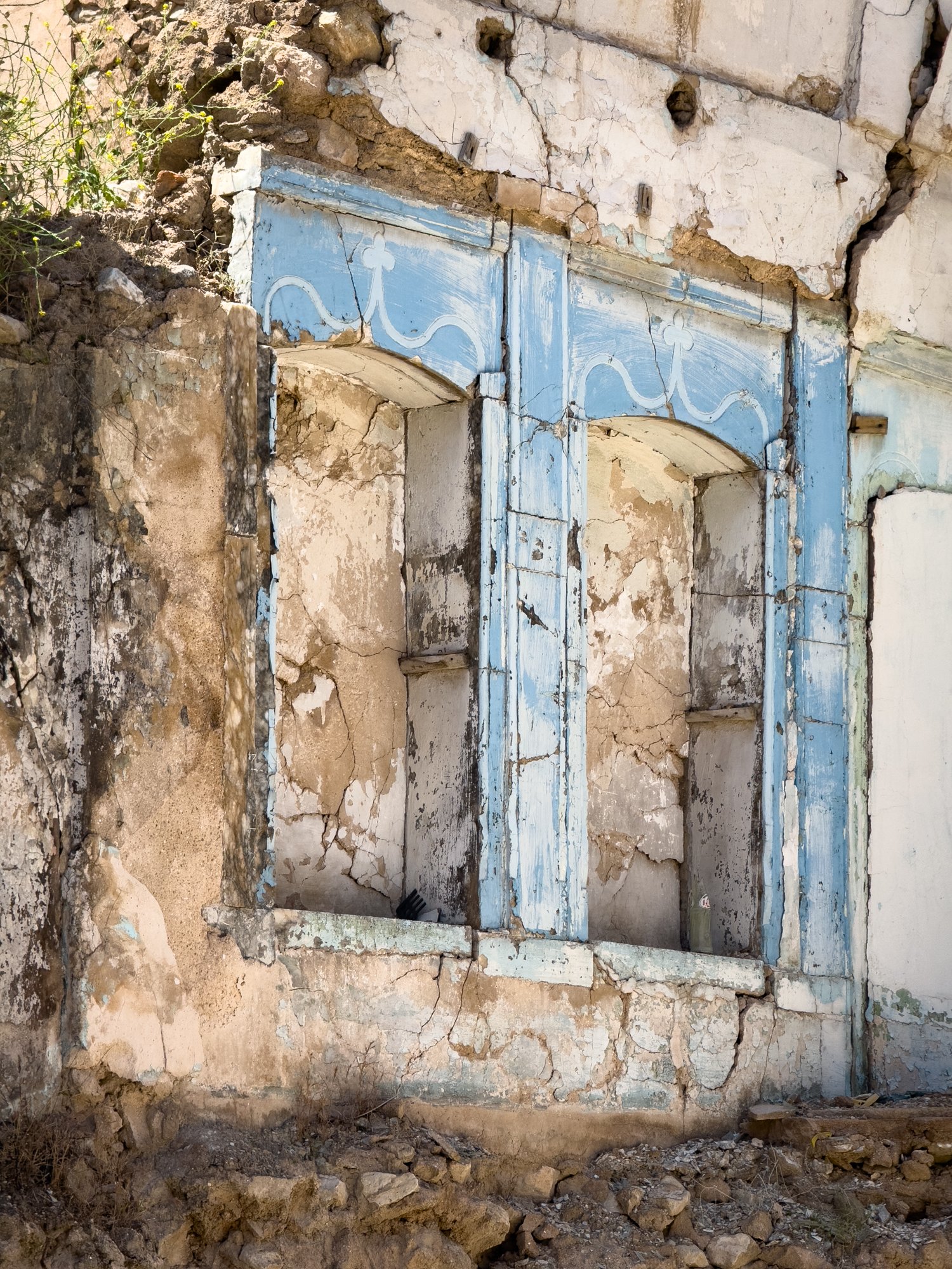 Some of the decorations survived in the ruins of Old Mosul..