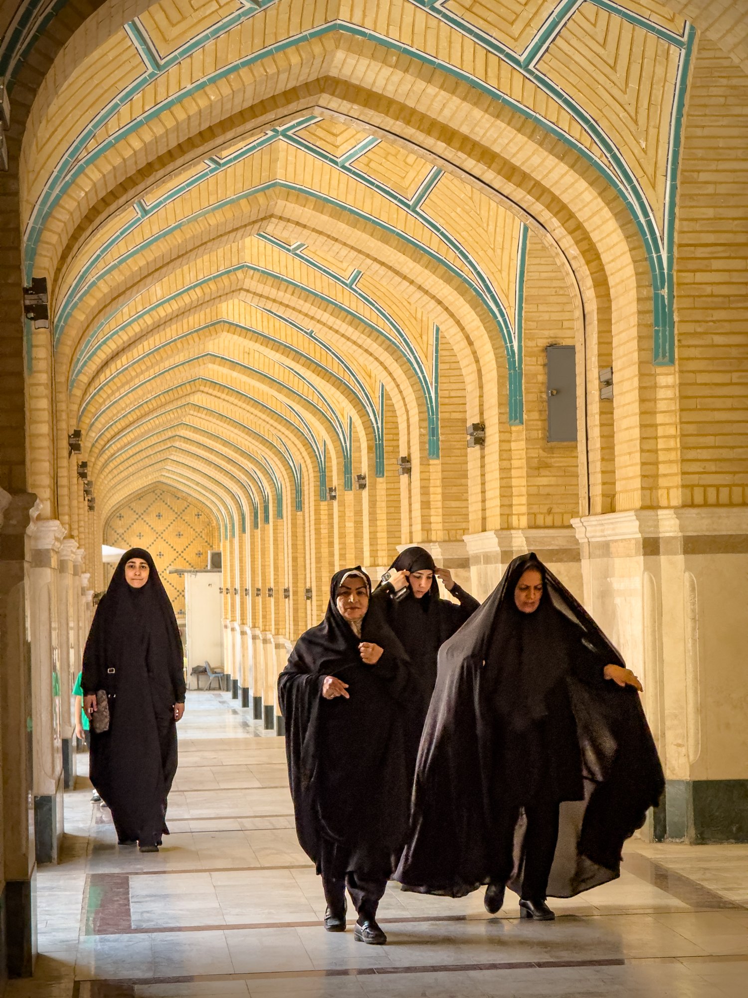 The arcade surrounding the Al-Ra's Mosque leading to the Imām 'Alī Shrine, Najaf.