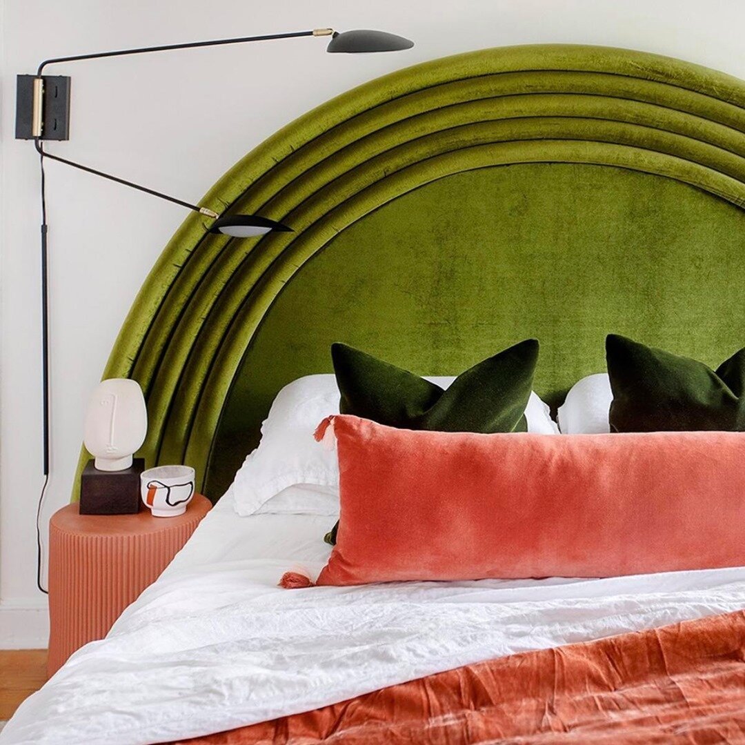 A little something from me to you to brighten up your Friday morning.

The top section of this very funky headboard is made from none other than... pool noodles! Anyone up for some DIY this weekend?