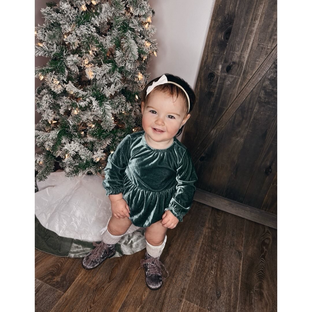 This is your real cute reminder that there are only 6 DAYS LEFT to shop for guaranteed delivery by Christmas! 🎄❄️

December 1st is the cutoff this year for me to have orders finished and shipped in time for the holidays.

So- if you still haven't sh