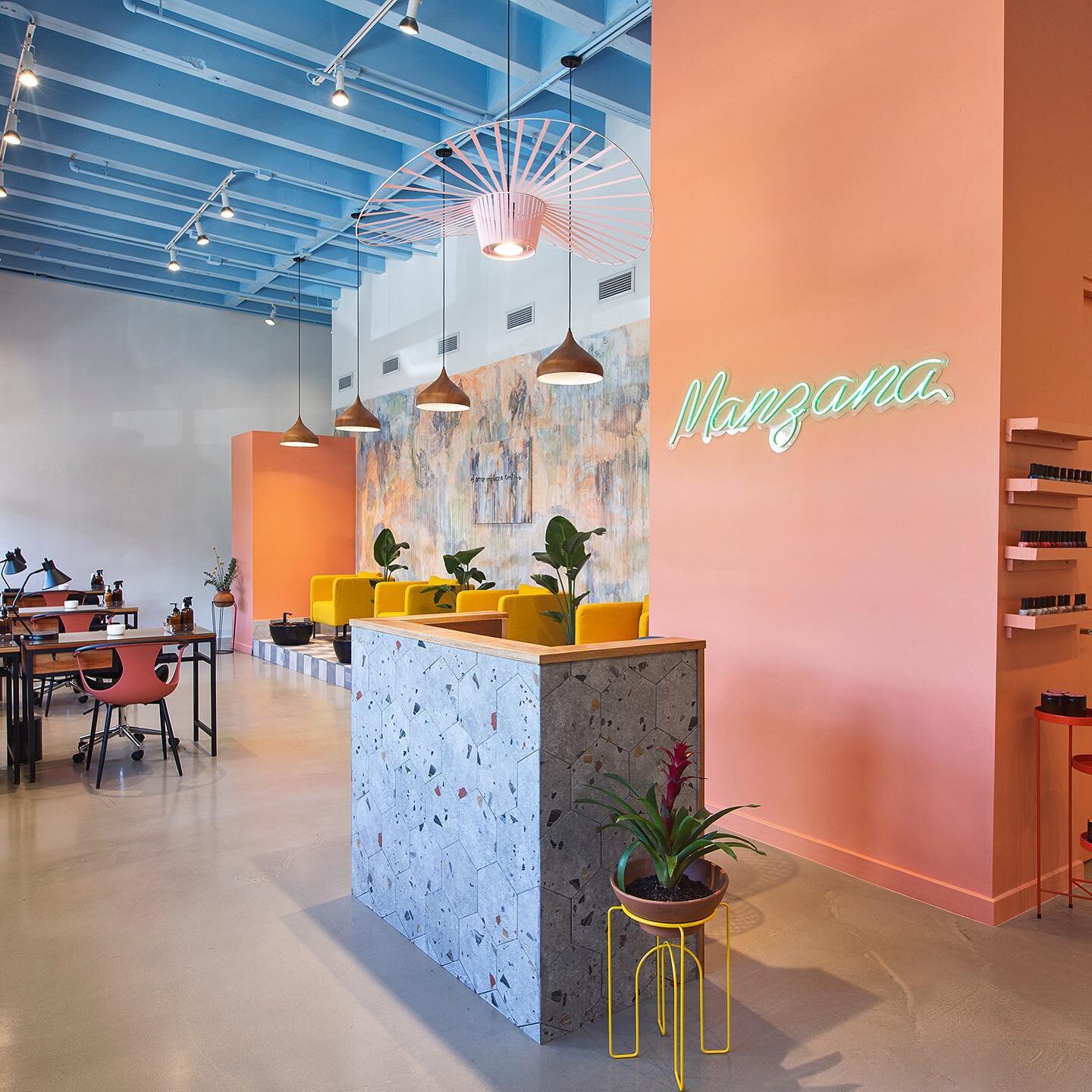 First impressions are very important. Creating an impactful reception are sets the tone for the client&rsquo;s experience. 
Welcome to Manzana Studio
.
.
.
#interiordesign #commercialinteriordesign #hairsalondesign #dailyinspo #inspiration #designide