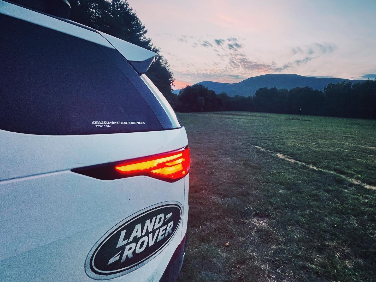 Finally good weather! The teams tonight should be able to stay dry and have a good sleep. 

#landrover #landrovertrek #vermont #best4x4xfar