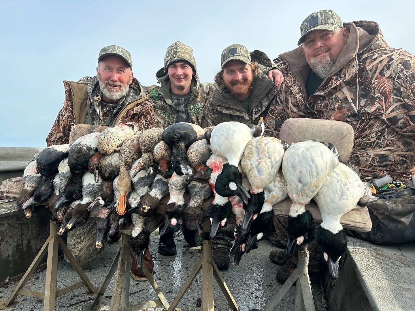 We had a good one today with the gang LIMITS!!! #goldenstateguideservice #duckhunting #hunting