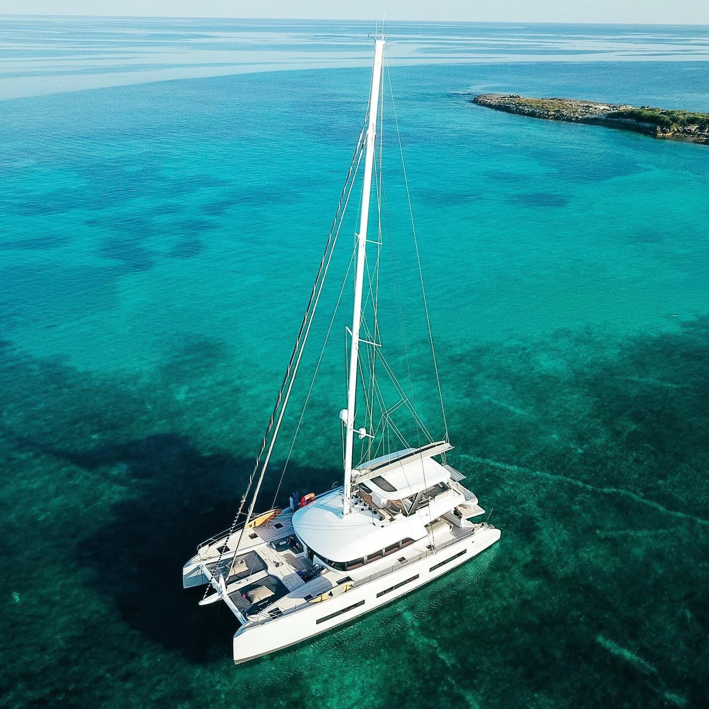 Majestic at sea ⚓️ Over 25 square meters of comfort and a full crew! Plan your next trip and book your next home away from home now! DM for details!