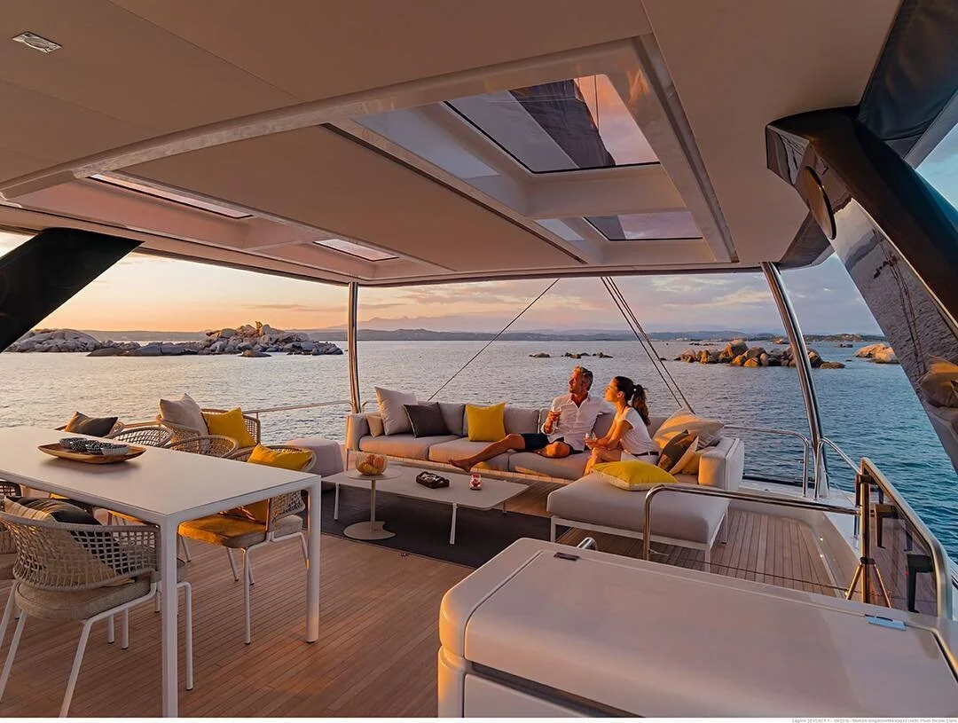 Celebrating an anniversary or a special occasion? Charter #Tellstar77 for the most romantic sunset at sea and cheers to you and your love! 🥂 #sailinglovers #sailingholidays