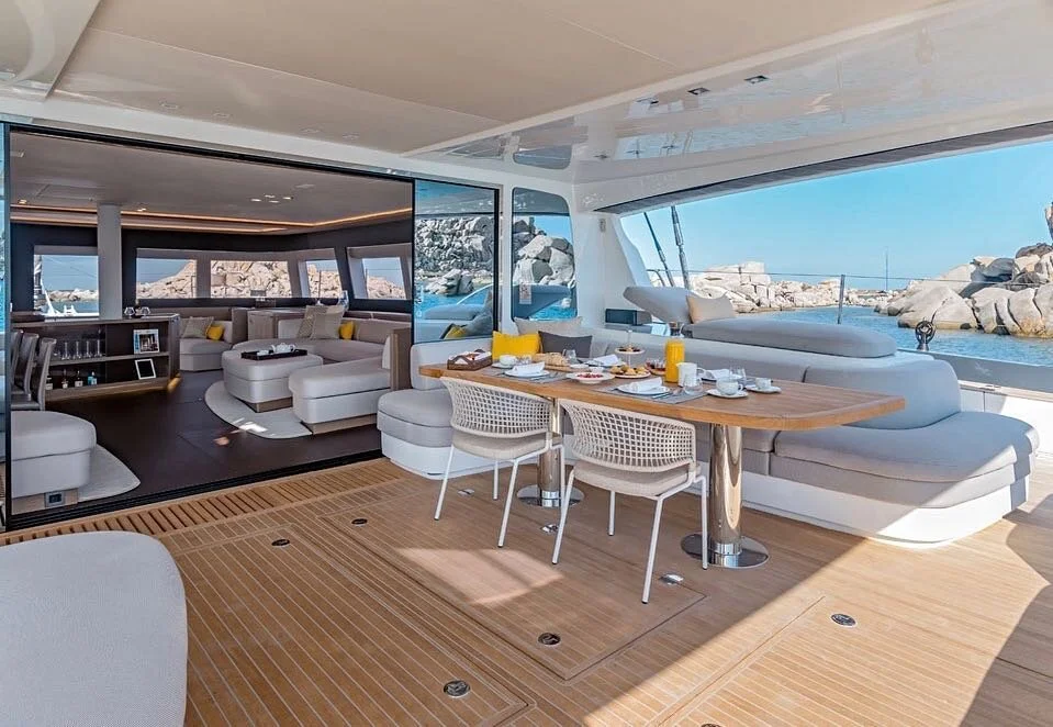 Weekend brunch with a view! From the fluffiest pancakes to the dreamiest eggs benny, our chef will whip up anything and everything your heart desires! 🥞🍳🥐 DM for more info! #Tellstar77 #sailingholidays #luxlife