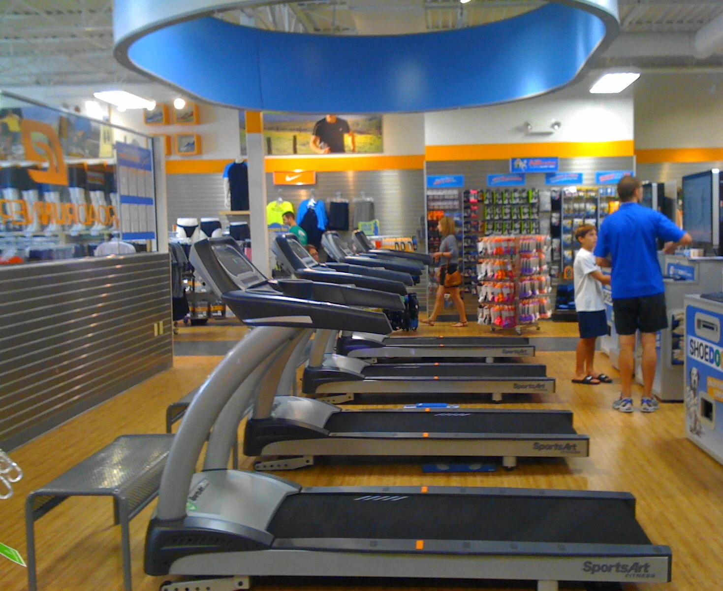 Running shoe store interior tenant build-out in East Cobb, Marietta, GA, featuring custom slat walls and luxury vinyl plank (LVP) flooring by 90 Degree Construction.



#RunningShoeStoreBuildOut
#TenantBuildOutEastCobb
#RetailConstructionMariettaGA
#