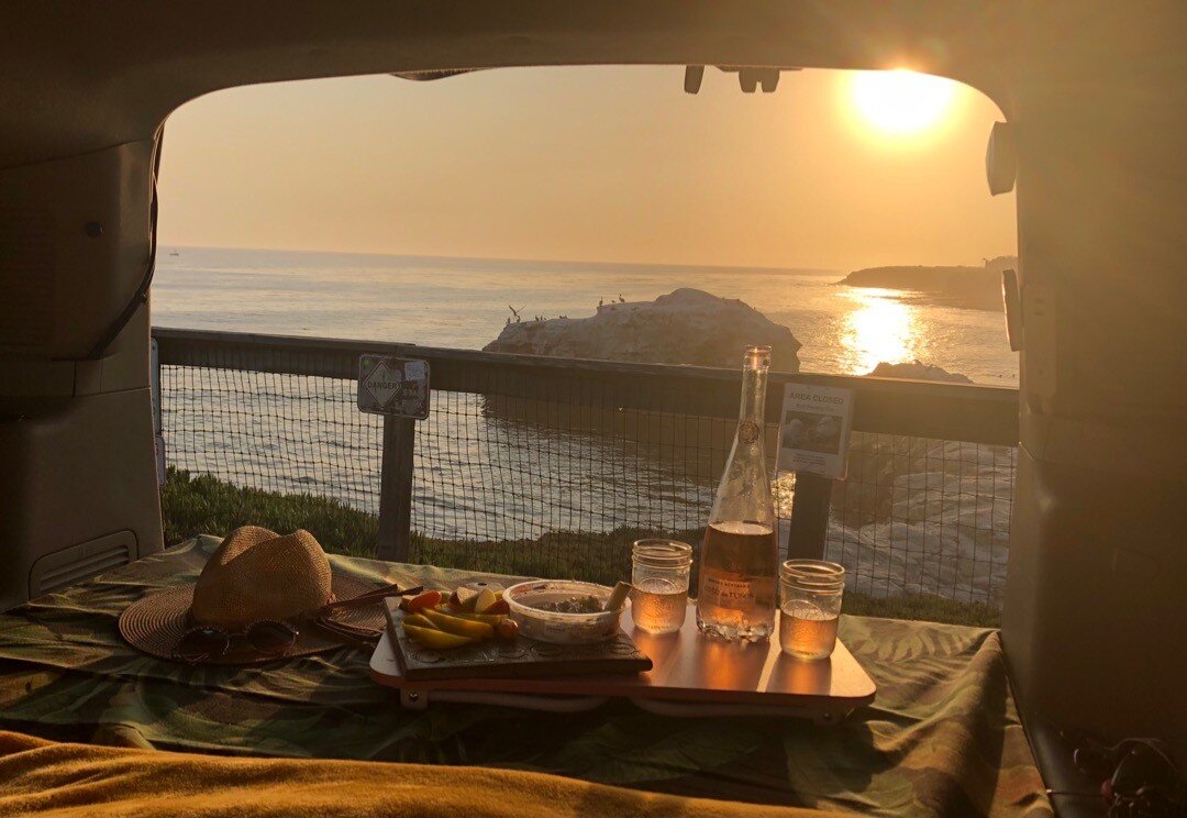 Always find a way to savor #sunset #sunsetlovers #sunsetchaser #wineoclock #winetime🍷 #winelover #romanticmood #naturalbridges #santacruz #california #travel #glamping #vanlife #fordtransitconnect #fordtransitconnectconversion #kindcampervans #campe