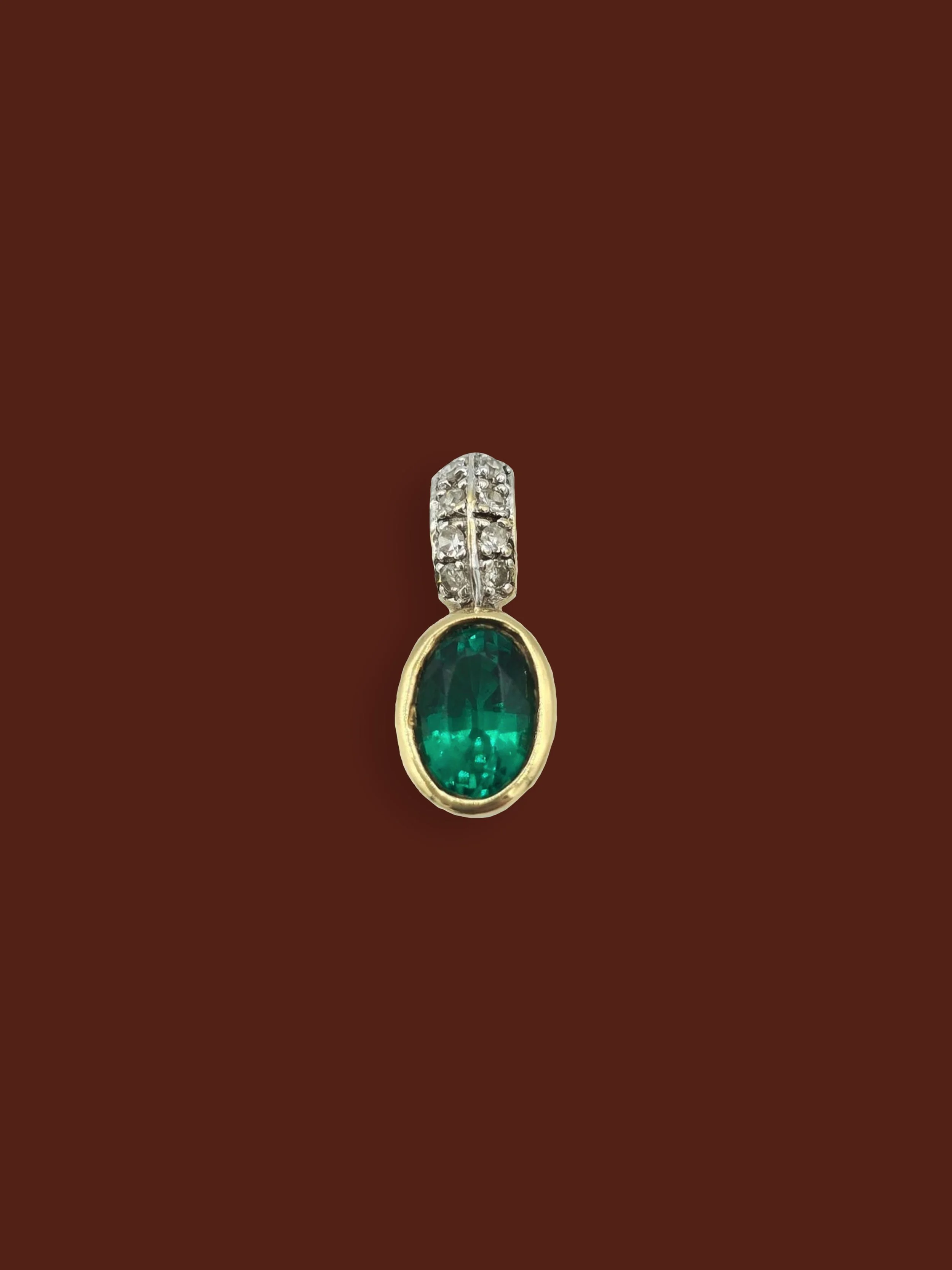 Emerald Oval Pendant.jpg