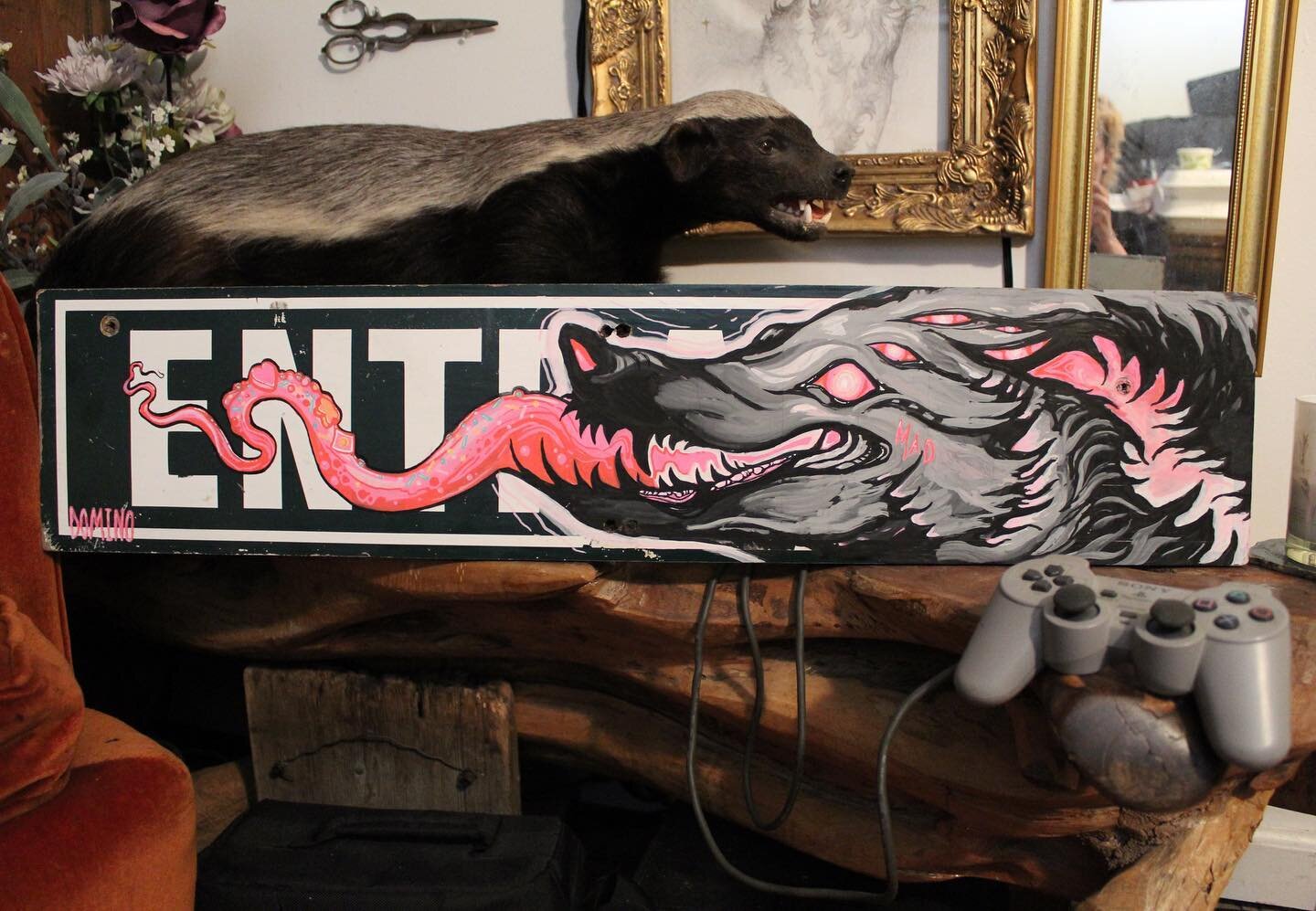 h a p p y 💊 p i l l
.
Call me an unknown number cus Im spammin&rsquo; ya&rsquo;ll tn
.
.
.
.

#painting#paint#sign#woodsign#acrylic#posca#marker#wolf#creepy#cute#teeth#fangs#tattoo#satan#satanic